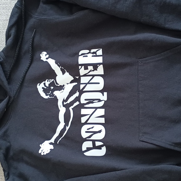 Hanes Other - Arnold sweatshirt black